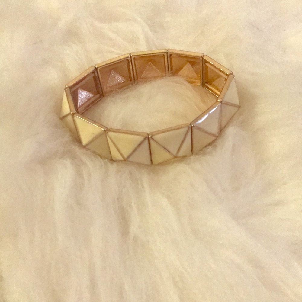 Forever 21 white stretch bracelet